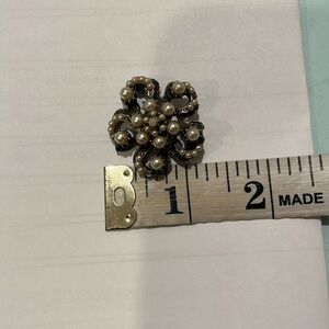 Brooch Broch Antique Pearl Silver tone